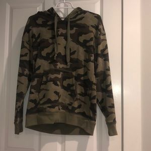 American Eagle pullover